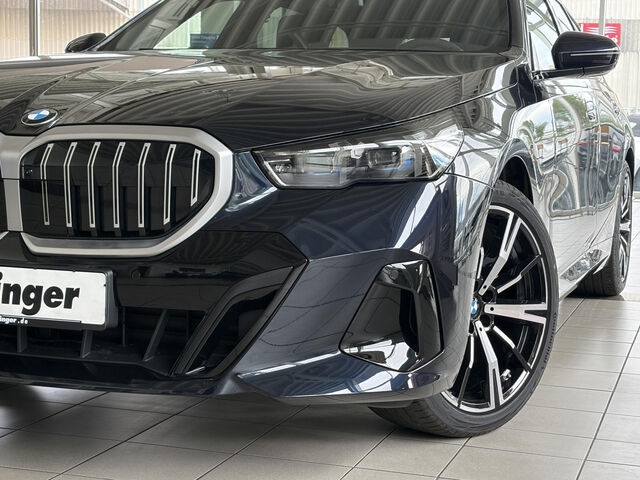 BMW 520 d xDr. Touring M Sport ACC HUD AHK Har/Kar 20 Sportpaket Bluetooth Navi LED Klima PDC el. Fenster Ansicht 3 für Fahrzeugdetailseite