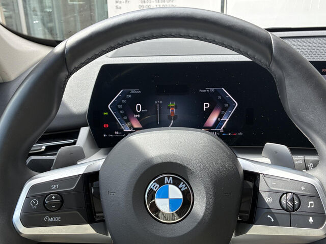 BMW X1 x23i Aktivsitz+Massage HUD ACC SuView LivePro Bluetooth Navi LED Klima PDC el. Fenster Ansicht 11 für Fahrzeugdetailseite