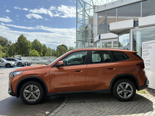 BMW X1 x23i Aktivsitz+Massage HUD ACC SuView LivePro Bluetooth Navi LED Klima PDC el. Fenster Ansicht 6 für Fahrzeugdetailseite