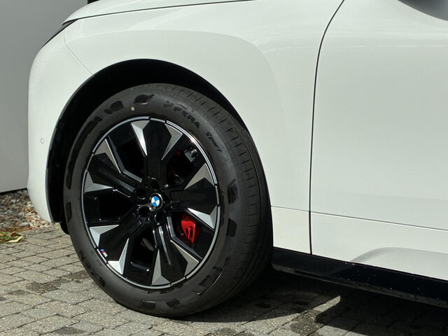 BMW iX x60 M Sport Pro IntAktivLenk.Sky Sitzbel.AHK Sportpaket Bluetooth HUD Navi LED Klima Luftfederung Ansicht 11 für Fahrzeugdetailseite