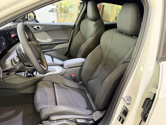 BMW 120 M Sport Har/Kar Adap.LED Pano Park.Assistent Sportpaket Navi Klima PDC el. Fenster Ansicht 11 für Fahrzeugdetailseite