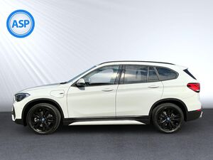 BMW X1 25e AUT xDrive Sport Line LED PANO NAV PDC RFK X1