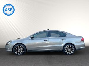 VW Passat TDI DSG 4x4 Exclusive XEN PAN NAV SHZ RFK Passat