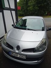 RENAULT Clio 3 1,2 16 V 75 PS  Im Kundenauftrag  1,2 16 V 75 PS Expression
