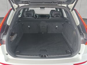 VOLVO XC60 B4 D Plus Dark XC60