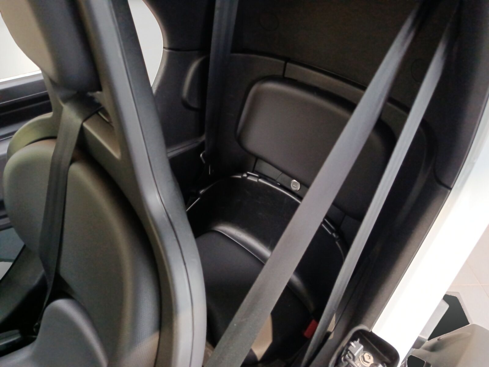 RENAULT Twizy Intens Weiß Ansicht 5 für Fahrzeugdetailseite