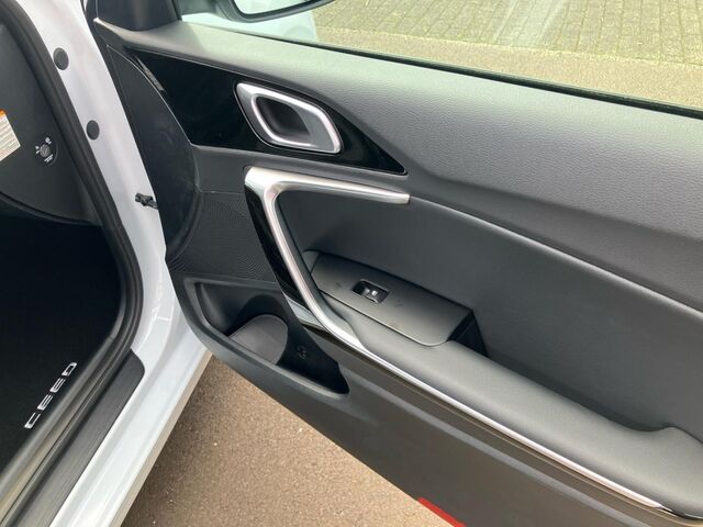KIA Ceed 5 1.5T 48V DCT 140 Ansicht 17 für Fahrzeugdetailseite