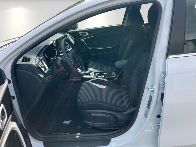 KIA Ceed 5 1.5T 48V DCT 140 Ansicht 8 für Fahrzeugdetailseite