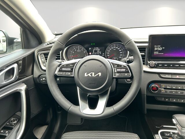 KIA Ceed 1.5T 48V DCT 140 STY JBL Ansicht 13 für Fahrzeugdetailseite