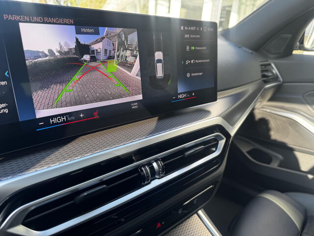 BMW 330 d Tour. M Sport LiveProf.PanoDach Kamera AHK Sportpaket Bluetooth Navi LED Klima Aktivlenkung PDC Ansicht 12 für Fahrzeugdetailseite