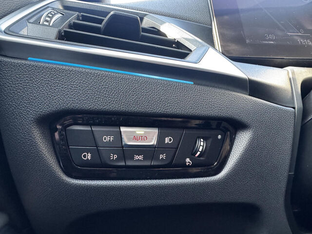 BMW 330 d Tour. M Sport LiveProf.PanoDach Kamera AHK Sportpaket Bluetooth Navi LED Klima Aktivlenkung PDC Ansicht 14 für Fahrzeugdetailseite