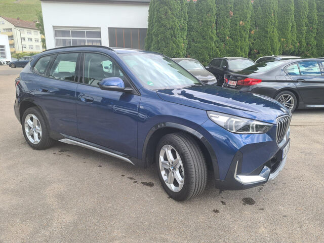 BMW X1 BMW X1 s18i AHK 18 X Line Bluetooth Navi Klima el. Fenster Ansicht 4 für Fahrzeugdetailseite