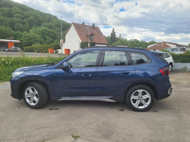 BMW X1 BMW X1 s18i AHK 18 X Line Bluetooth Navi Klima el. Fenster Ansicht 5 für Fahrzeugdetailseite