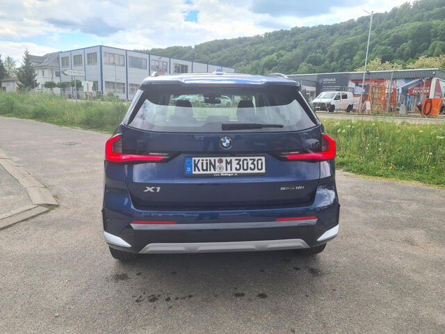 BMW X1 BMW X1 s18i AHK 18 X Line Bluetooth Navi Klima el. Fenster Ansicht 8 für Fahrzeugdetailseite