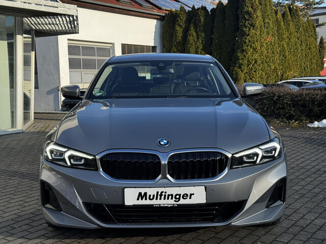 BMW 330 e xDrive Sports.LiveProf.Kamera Sitzh.ParkAss Bluetooth HUD Navi LED Klima PDC el. Fenster Ansicht 3 für Fahrzeugdetailseite