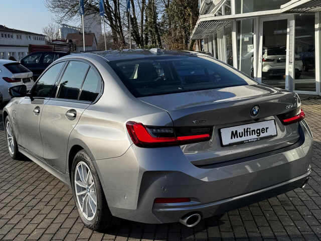 BMW 330 e xDrive Sports.LiveProf.Kamera Sitzh.ParkAss Bluetooth HUD Navi LED Klima PDC el. Fenster Ansicht 6 für Fahrzeugdetailseite