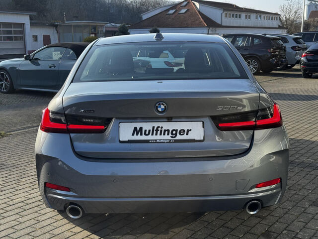 BMW 330 e xDrive Sports.LiveProf.Kamera Sitzh.ParkAss Bluetooth HUD Navi LED Klima PDC el. Fenster Ansicht 7 für Fahrzeugdetailseite