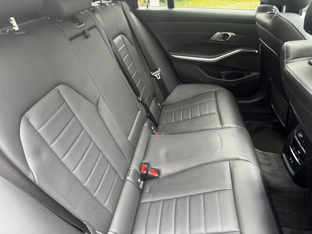 BMW 330 d T.M Sport Leder PanoD.HUD Laser Kamera AHK Sportpaket Bluetooth Navi Vollleder Klima Aktivlenku Ansicht 15 für Fahrzeugdetailseite