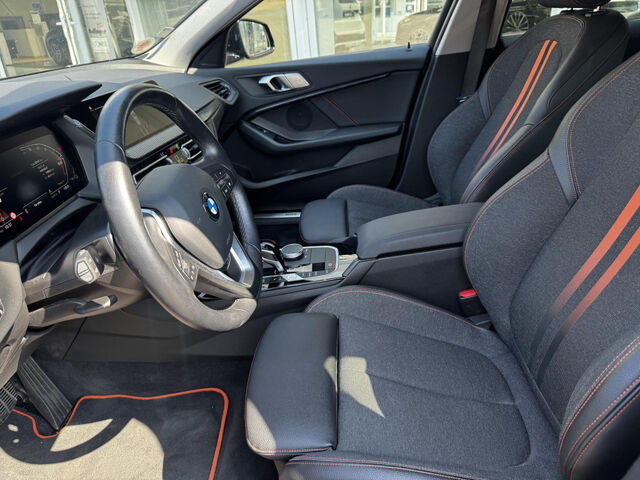 BMW 120 d xDr. Sport LiveProf.DrivAss.Lenkradh.LED18 Sportpaket Bluetooth Navi LED Klima PDC el. Fenster Ansicht 9 für Fahrzeugdetailseite