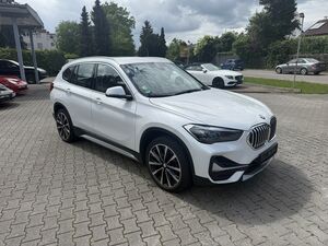 BMW X1 xDrive 20i xLine*Teilleder,LED,Navi,1.Hand*...