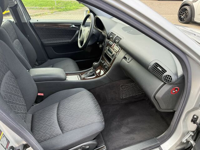 MERCEDES-BENZ C 180 Elegance*Automatik,Klima,Xenon,Topzustand*...