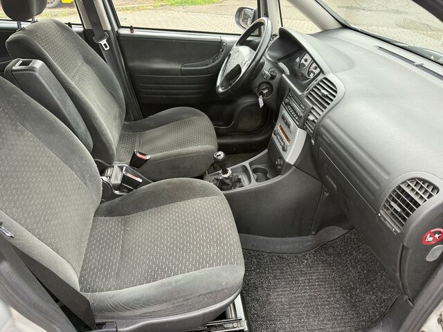 OPEL Zafira 1.8 Elegance 7 Sitzer...