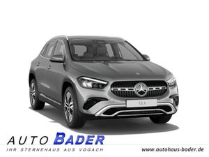 MERCEDES-BENZ GLA 200 Progressive Line Advanced AHK Winterpaket