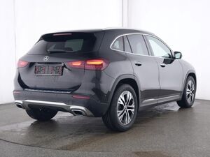 MERCEDES-BENZ GLA 180 d Progressive Edition Fahrassistenz AHK