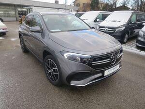 MERCEDES-BENZ EQA 300 4Matic AMG Line Panorama Fahrassistenz