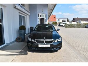 BMW 318 d Touring Aut Sport Line Navi AHK Kamera HiFi...