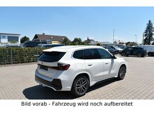 BMW iX1 xDrive30 M Sportpaket Abstandstempomat HUD...