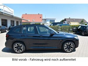 BMW iX3 Inspiring Navi AHK Panodach Abstand Kamera...