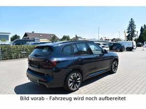 BMW iX3 Inspiring Navi AHK Panodach Abstand Kamera...