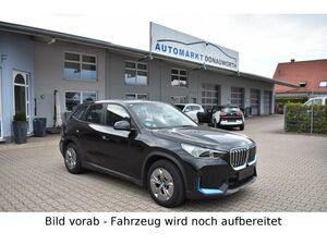 BMW iX1 30 xDrive Navi PanoDach Keyless LED...