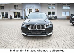 BMW iX1 30 xDrive Navi Keyless LED Parkassistent...