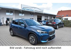 BMW iX1 30 xDrive Navi Keyless LED Parkassistent...