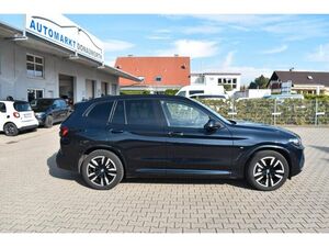 BMW iX3 Inspiring Abstandstempomat M Sport Pano LED...