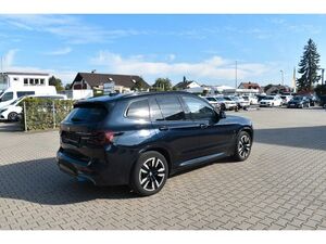 BMW iX3 Inspiring Abstandstempomat M Sport Pano LED...
