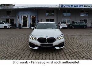 BMW 118 i Sport Line Navi Keyless adapt. LED Klimaaut...