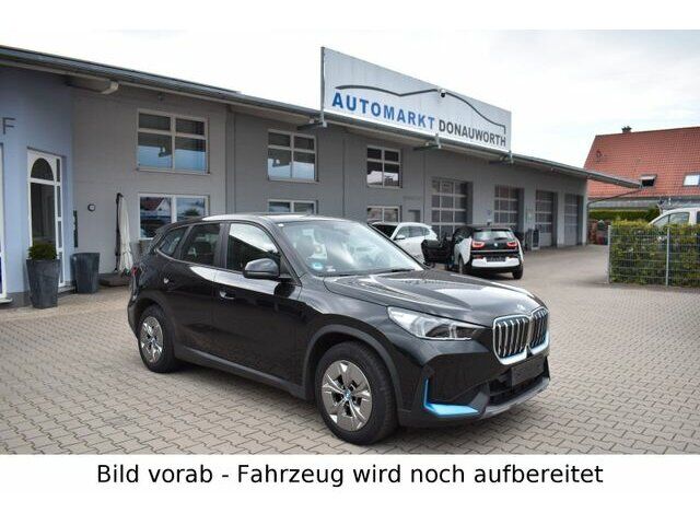 BMW iX1 30 xDrive Navi PanoDach Keyless LED...