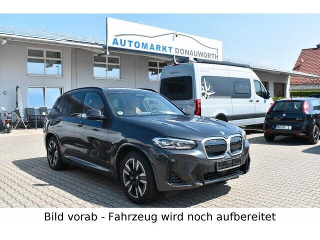 BMW iX3 Inspiring Navi Panodach Abstand Kamera...