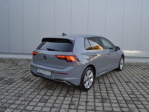 VW Golf 1.5 eTSI DSG Style AHK/17-ZOLL/LED/BUSINESS+KOMFORT-P./NAVI/HEAD-UP/KESSY
