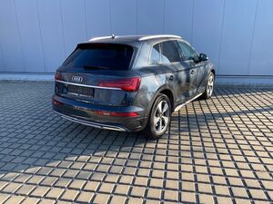AUDI Q5 50 TFSI e 299 PS quattro Advanced LUFT/AHK/MATRIX/19-ZOLL/NAVI/BUSINESS/TOUR+PARKEN