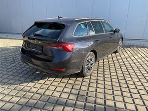 SKODA Octavia 1.5 TSI 150 PS Clever AHK/LED/17-ZOLL/NAVI/RFK/ACC/KESSY/PDC/CLIMATRONIC/SHZ/LANE-ASSIST