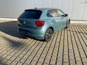 VW Polo 1.6 TDI IQ.DRIVE PANORAMA/NAVI/LM/ACC/PARK-ASSIST/BLIND-SPOT/CLIMATRONIC