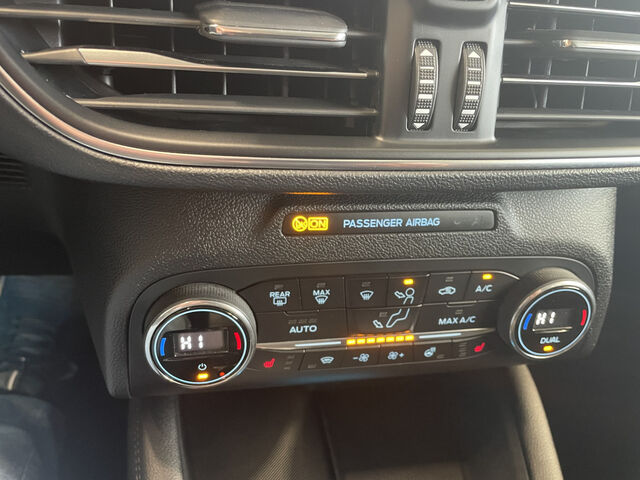 FORD Focus PDC SHZ NAVI ACC LED Ansicht 25 für Fahrzeugdetailseite
