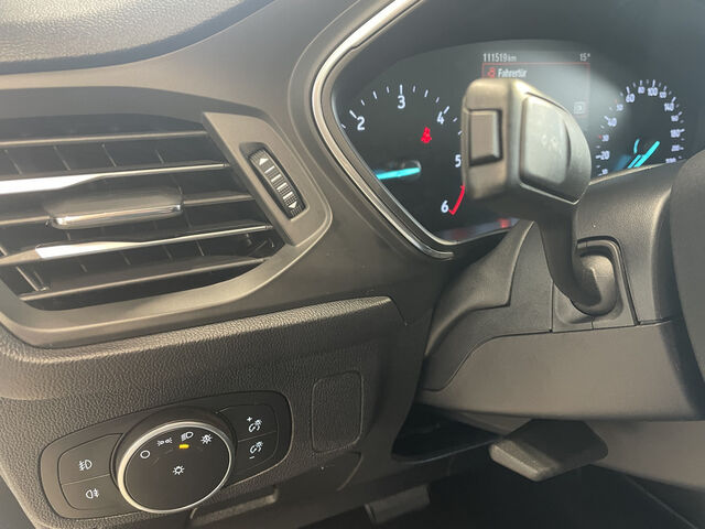 FORD Focus PDC SHZ NAVI ACC LED Ansicht 29 für Fahrzeugdetailseite