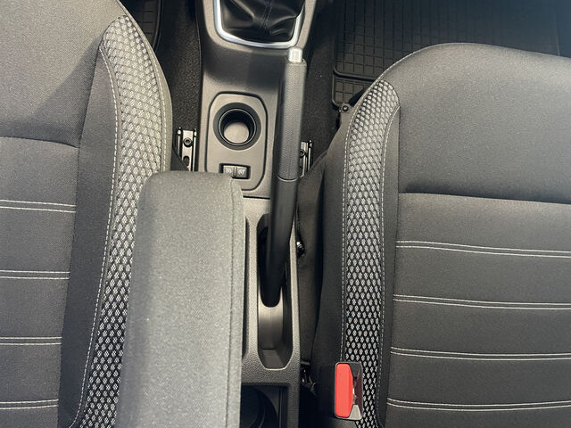 DACIA Duster 1.Hand Scheckheft NAVI Ansicht 27 für Fahrzeugdetailseite