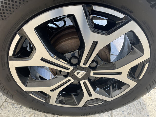 DACIA Duster 1.Hand Scheckheft NAVI Ansicht 45 für Fahrzeugdetailseite