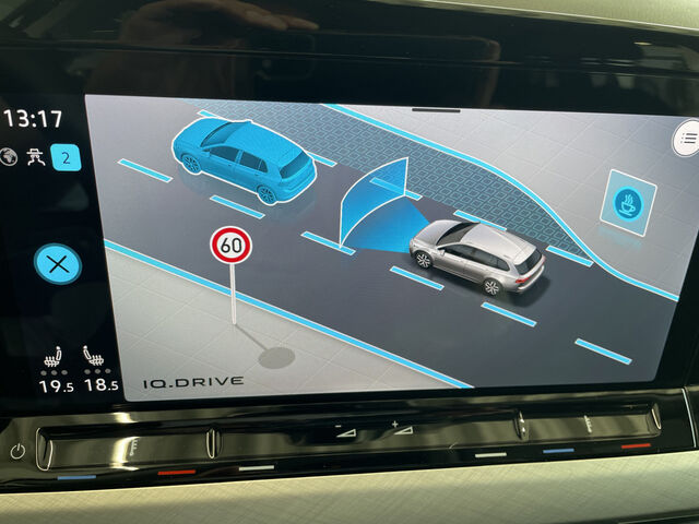 VW Golf DSG KAMERA NAVI ACC LED Ansicht 23 für Fahrzeugdetailseite
